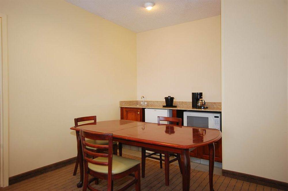 Quality Inn I-74 Batesville Exterior foto